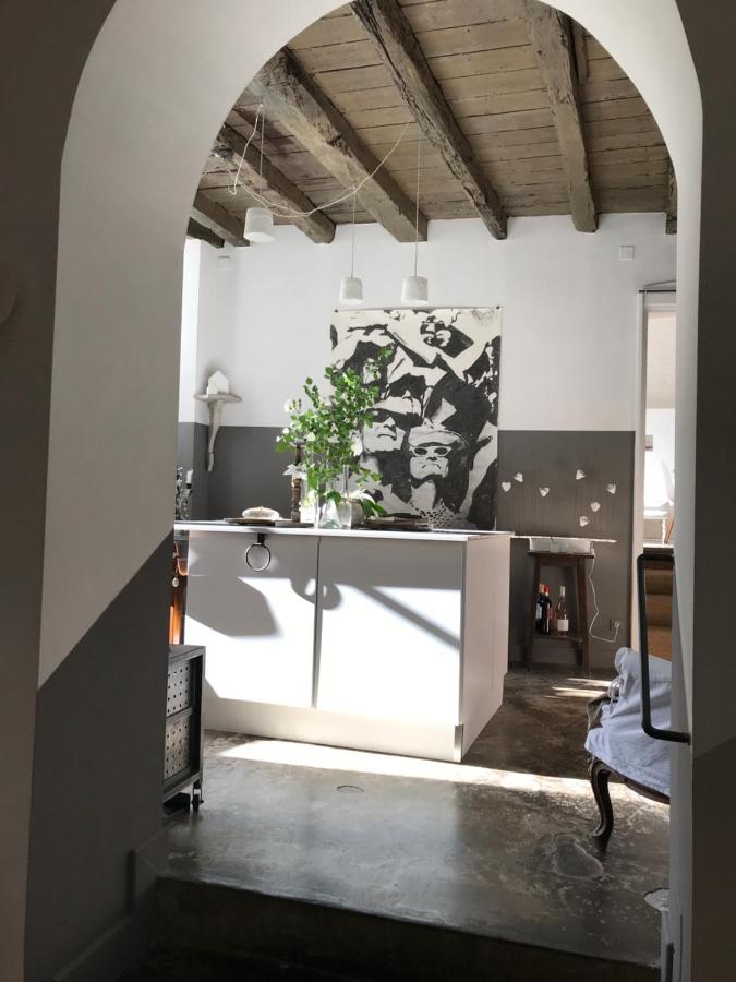 La Maison Sur La Place Penne-d'Agenais Luaran gambar