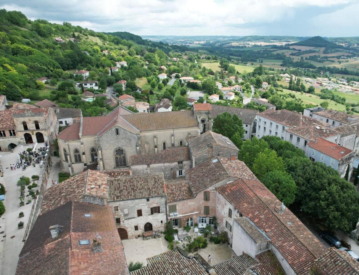 La Maison Sur La Place Penne-d'Agenais Luaran gambar