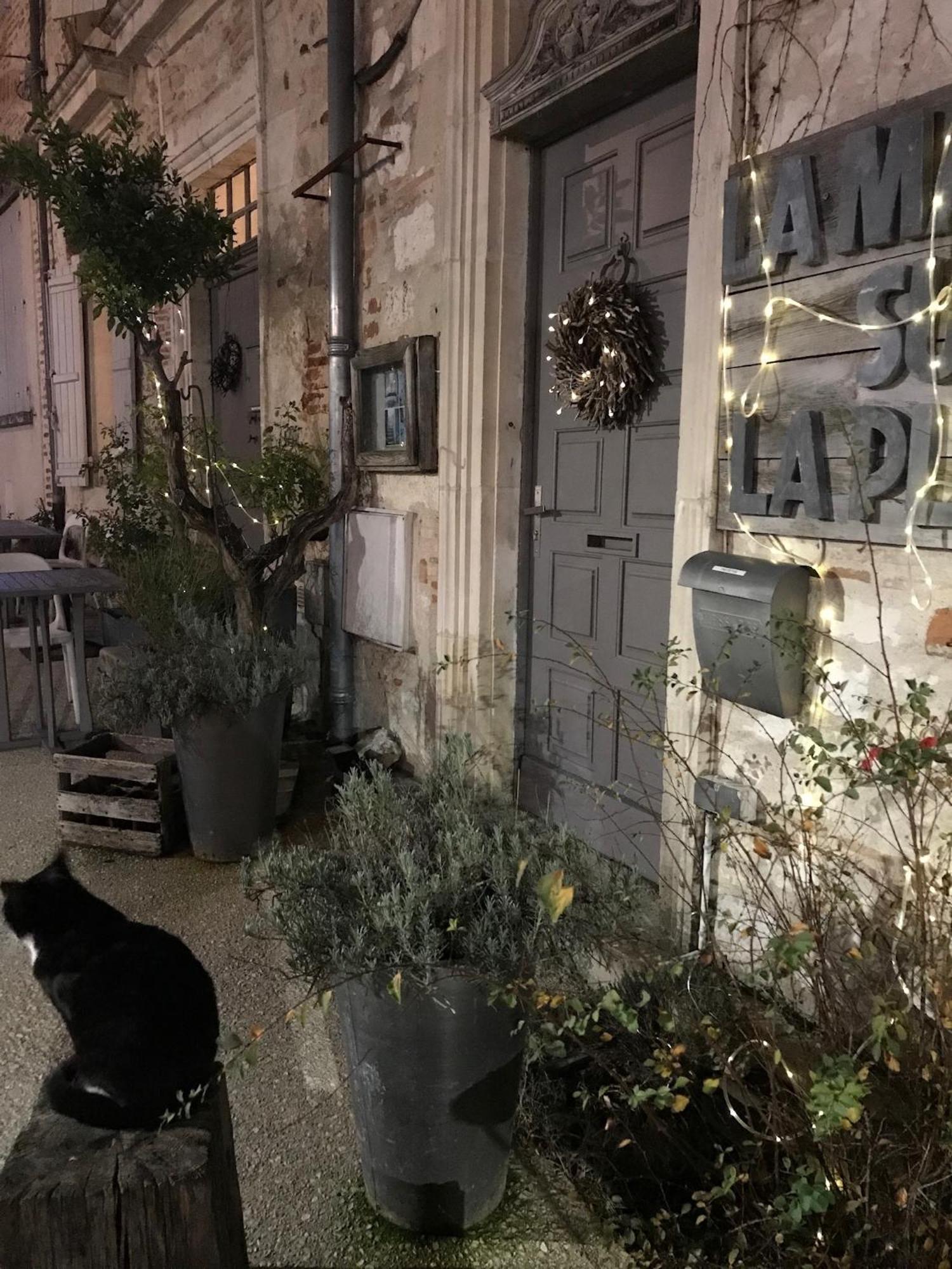 La Maison Sur La Place Penne-d'Agenais Bilik gambar